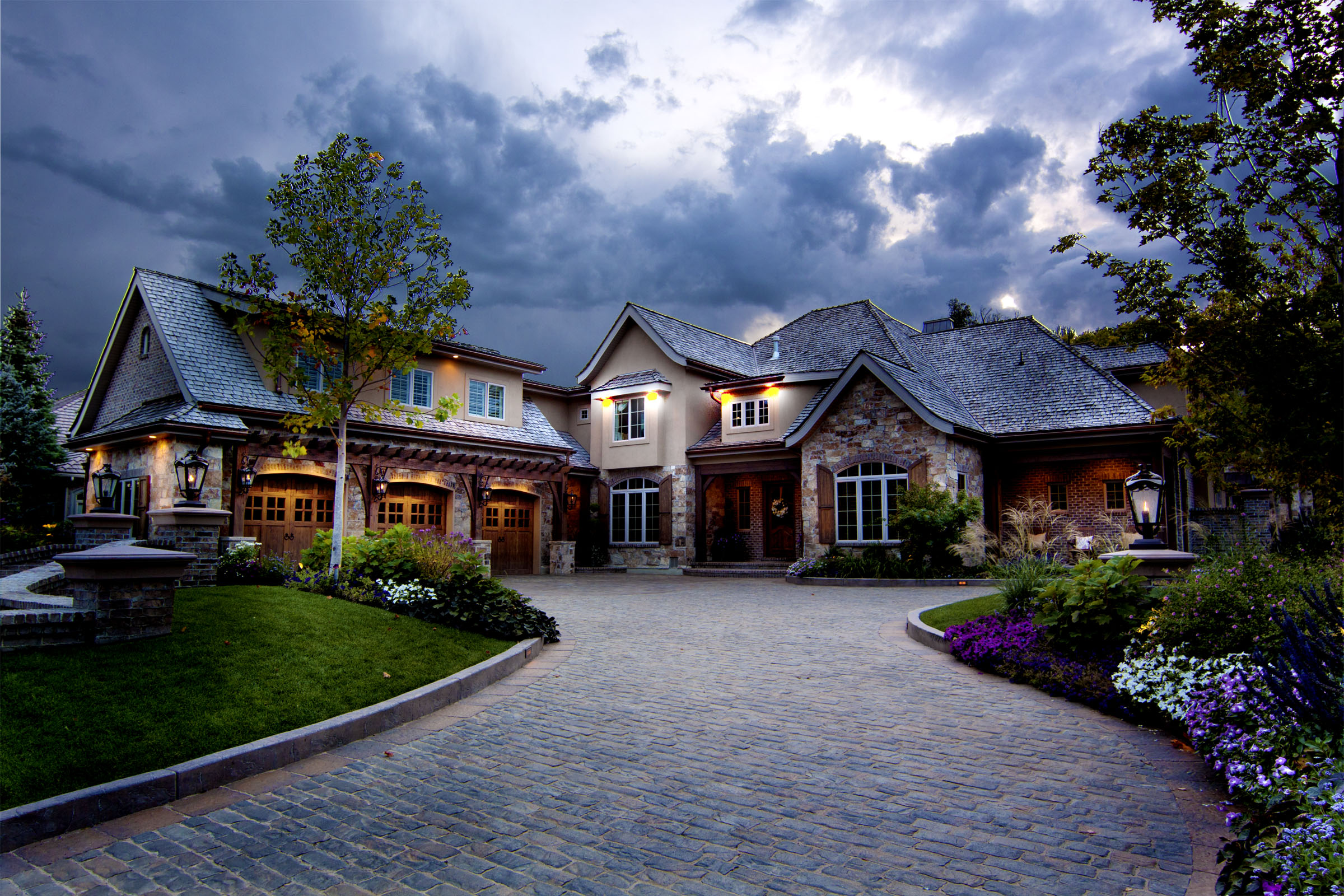 10 Tips for Landscape Lighting for Your Garden